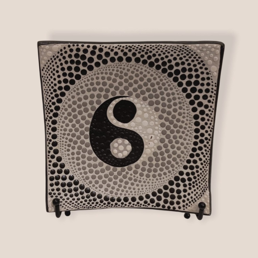 Plato Decorativo Yin y Yang Blanco y Negro 15x15cm