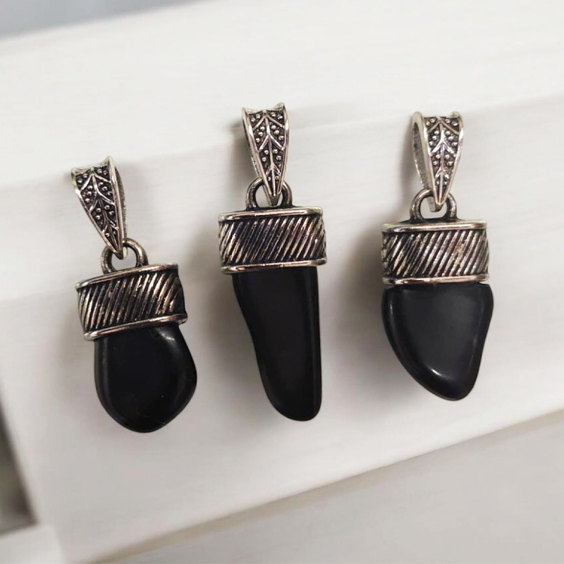 Dije Gema Obsidiana con Guarda