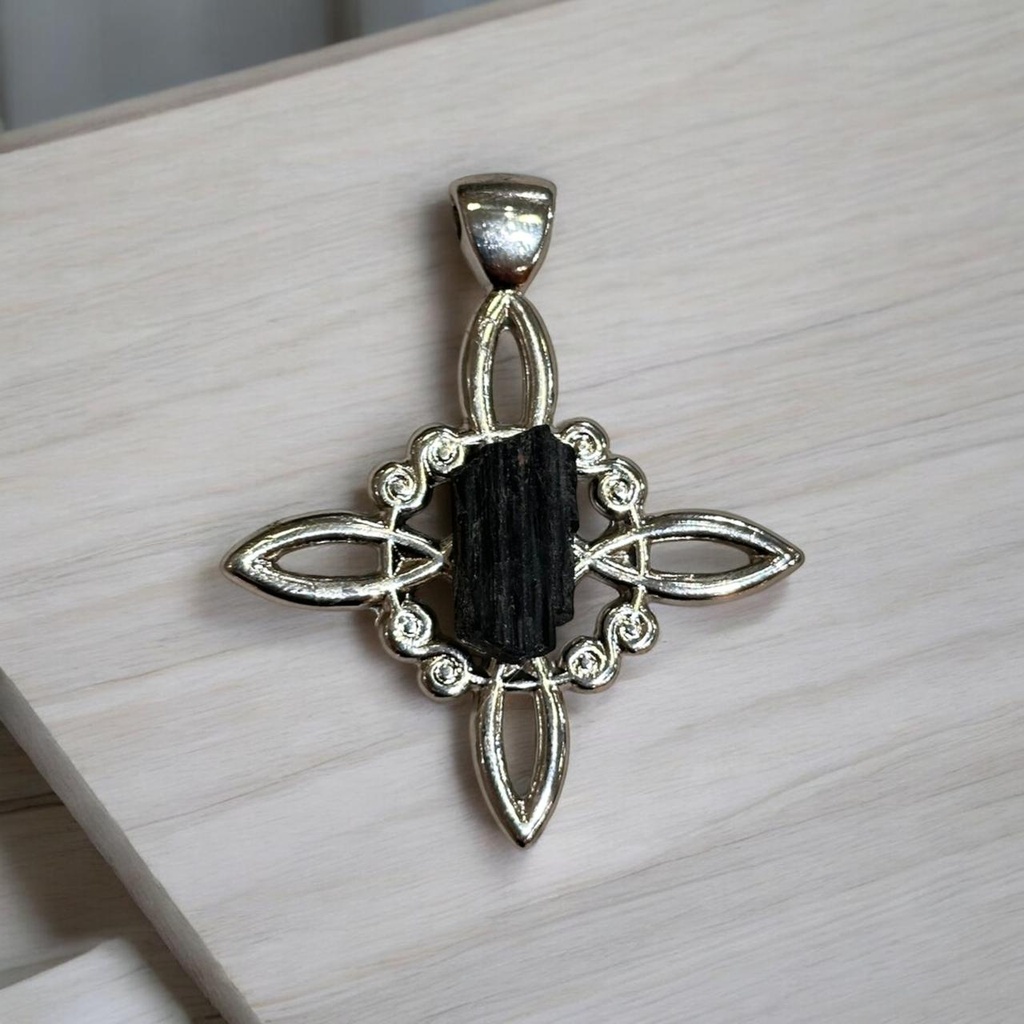Dije Nudo de Brujas Mediano con Turmalina Negra en Bruto