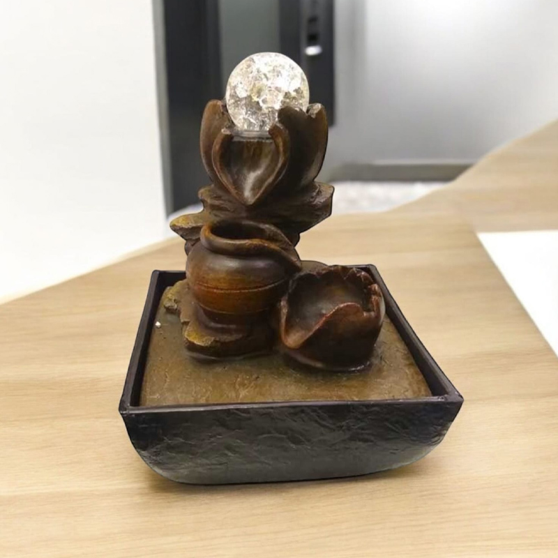 Fuente de Agua con Luz LED Chica N°10