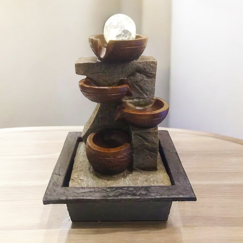Fuente de Agua con Luz LED Mediana N°3