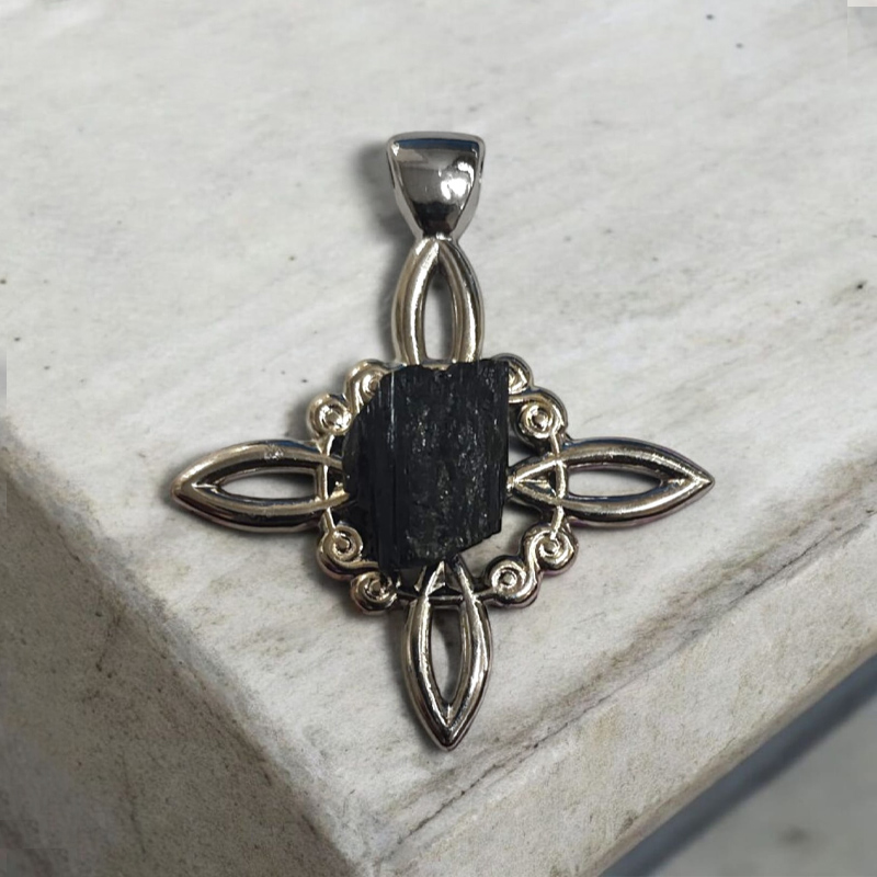 Dije Nudo de Brujas XL Turmalina Negra