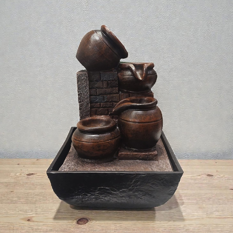 Fuente de Agua con Luz LED Chica N°54