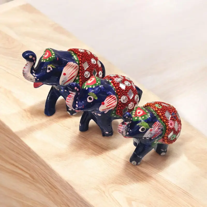 Elefante Resina Azul con Manto Rojo 5cm