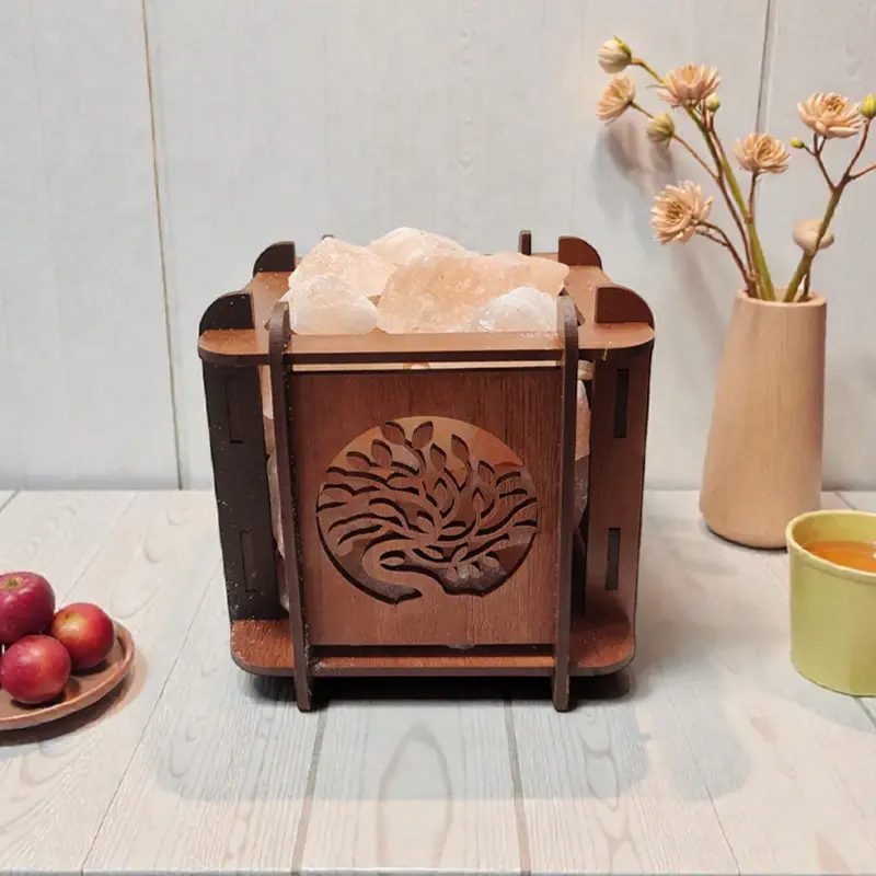 Lampara de Sal Madera Calada Cuadrada Arbol