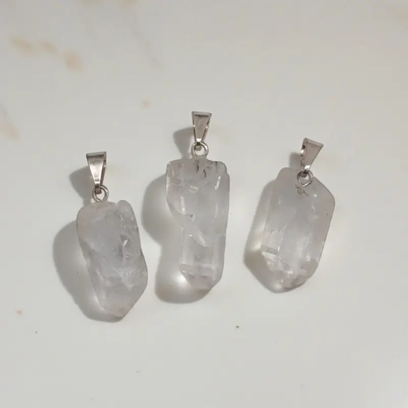 Dije Gema Cuarzo Cristal Bruto Clavado