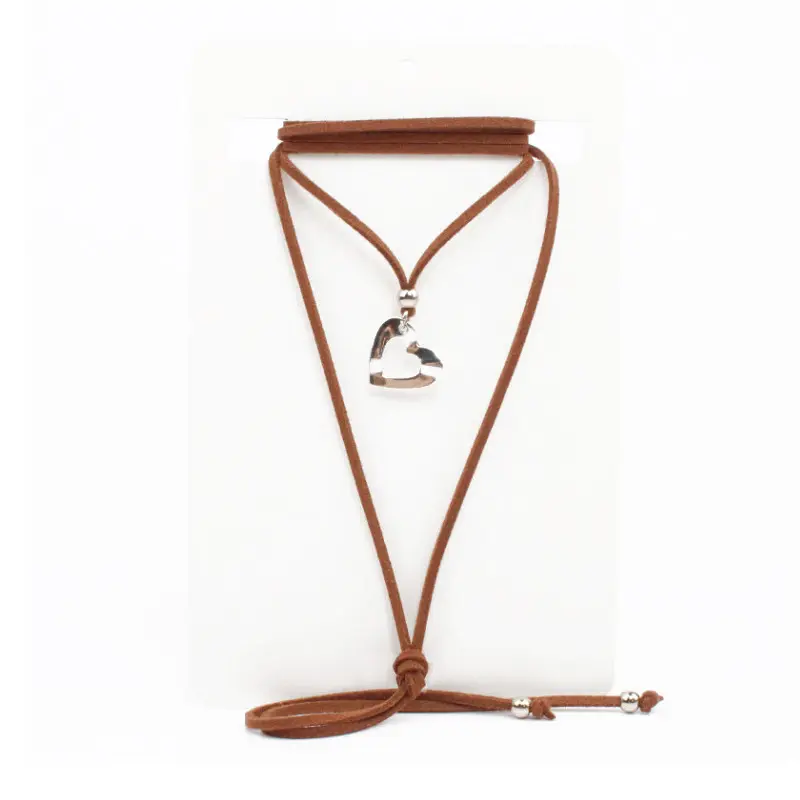 Collar de Gamuza Side Heart Cacao