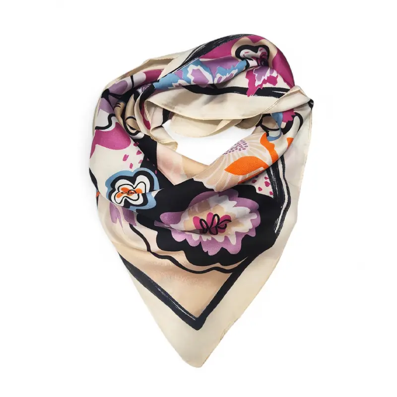 Pañuelo Flower Cream 70x70cm