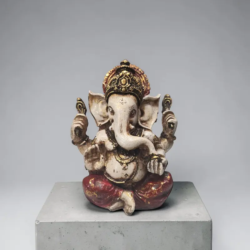 Ganesha Blanca Resina 14cm Manto Rojo