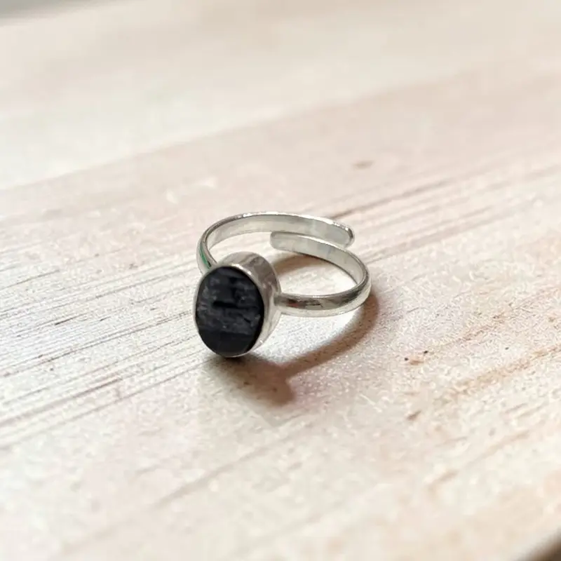 Anillo Gema Turmalina Negra Regulable