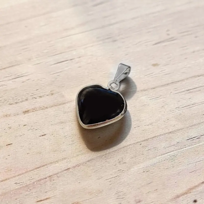 Dije Gema Obsidiana Negra Corazon Chico con Virola