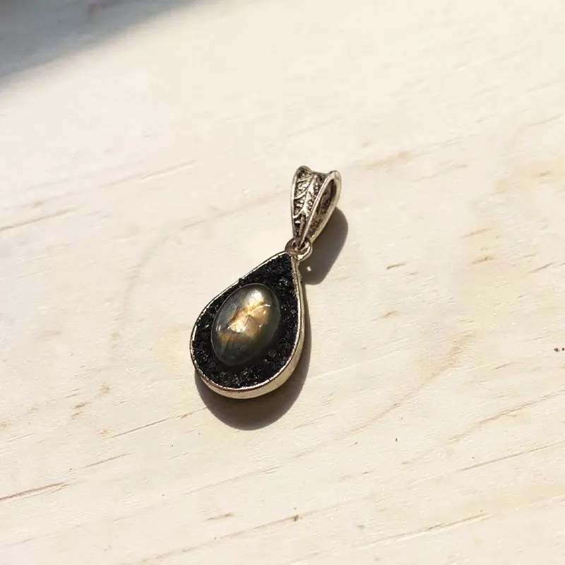 Dije Gema Gota Turmalina Negra con Labradorita