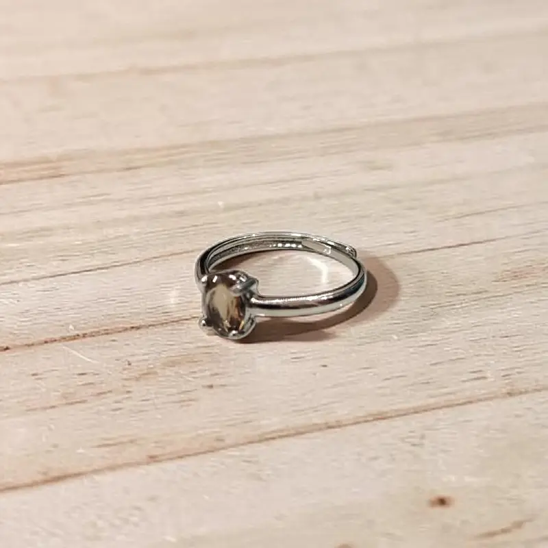 Anillo Gema Cuarzo Ahumado Facetado Niquelado