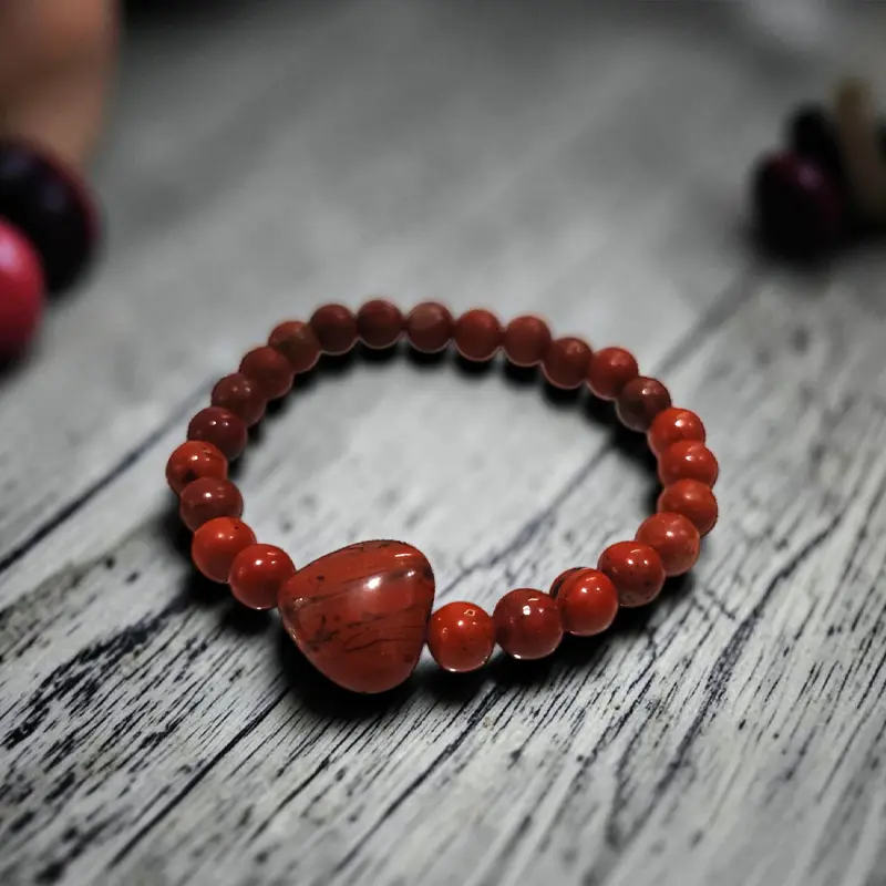 Pulsera Gema Elastica Jaspe Rojo con Corazon 