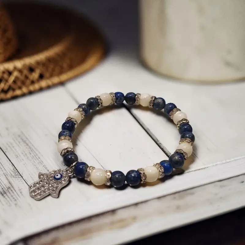 Pulsera Gema Elastica Lapislazuli y Nacar con Mano de Fatima 