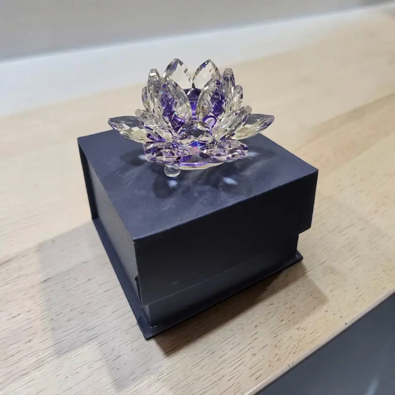 Flor de Loto Vidrio Color Violeta Mediana 9cm en Caja 