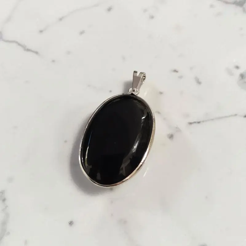 Dije Gema Obsidiana Negra Medallon con Virola