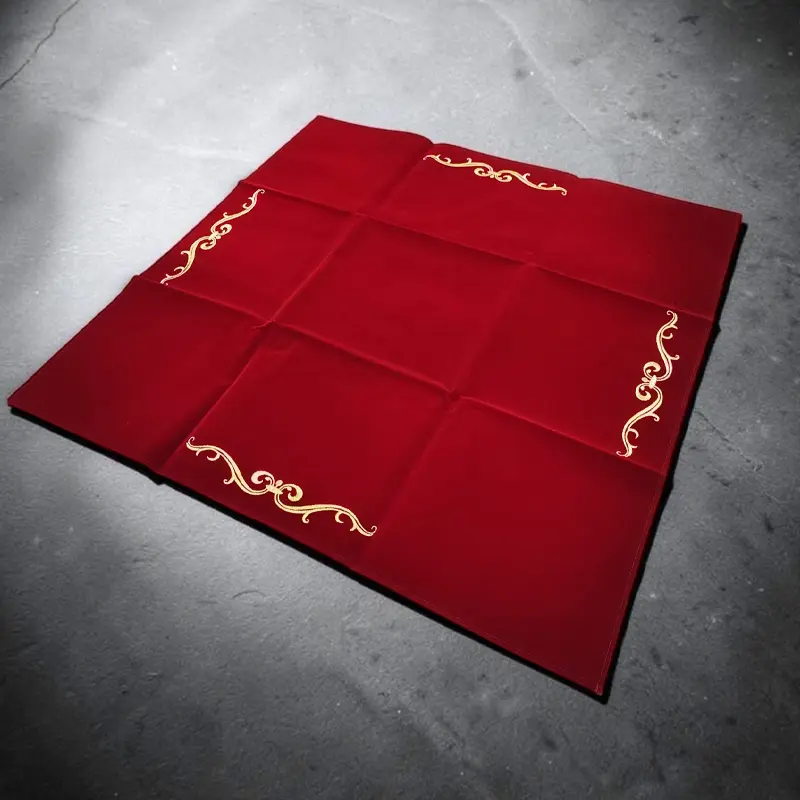 Paño de Tarot Terciopelo Bordado Dorado Lenormand 80x80cm