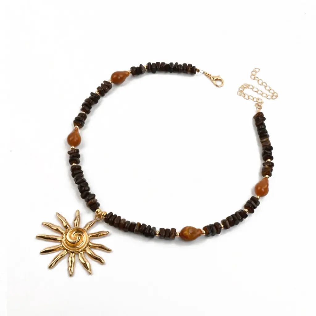 Collar de Escallas Cacao con Dije de Sol