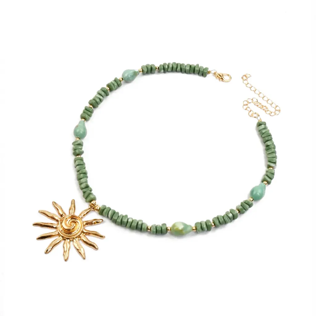 Collar de Escallas Turquesa con Dije de Sol