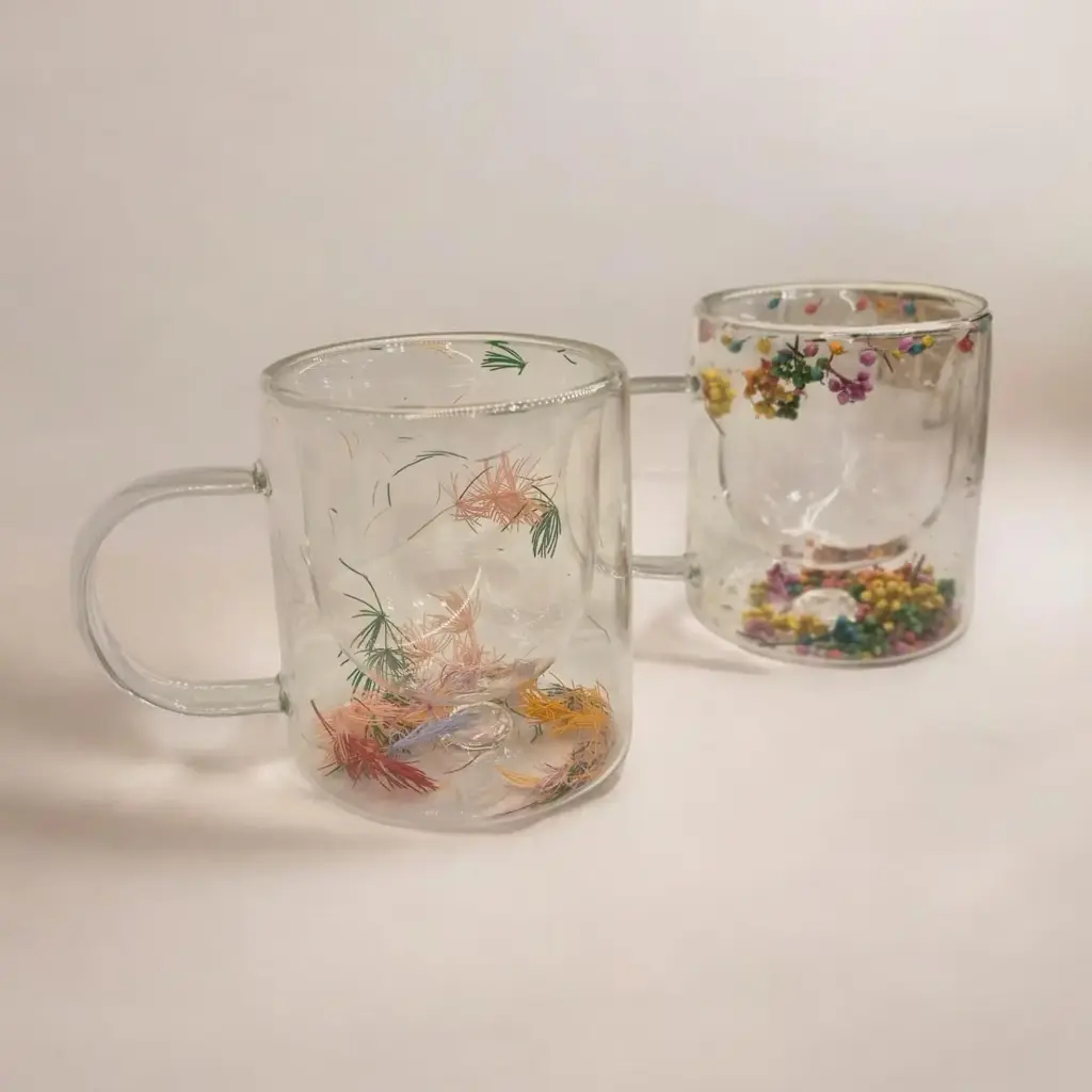 Taza de Vidrio con Flores Secas, Base Ancha, Varios Modelos