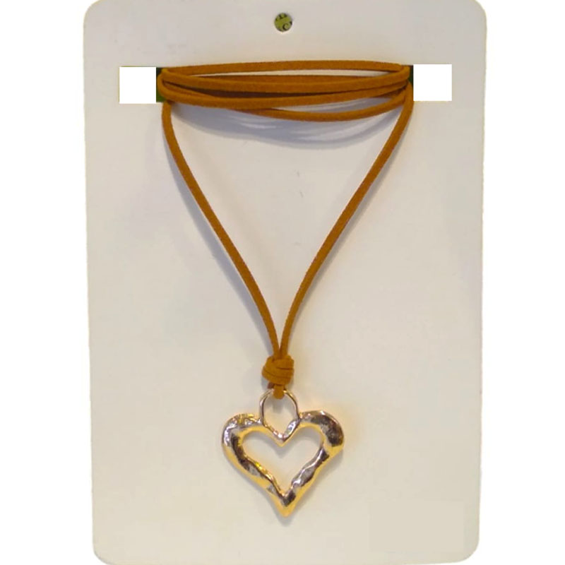 Collar con Corazon Dorado