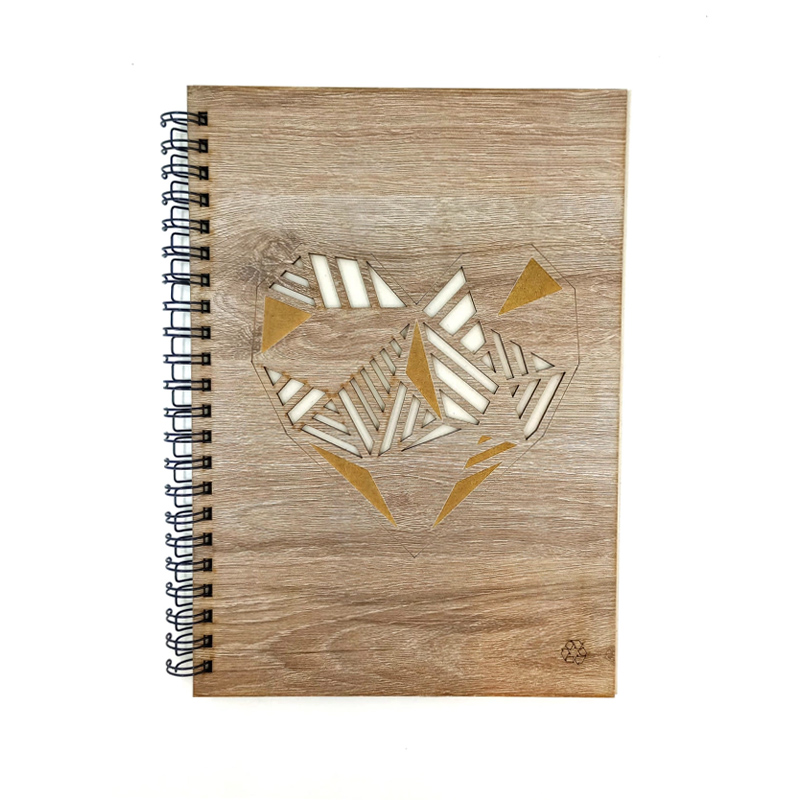 Cuaderno Tapa de Madera Calada Corazon A5