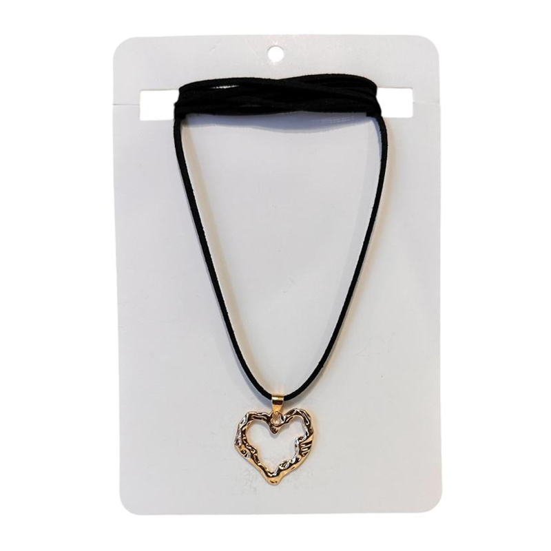 Collar Gamuza Negro con Corazon Dorado