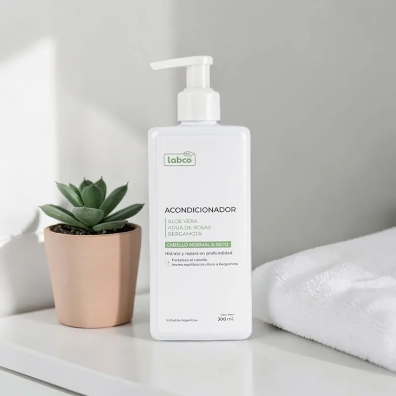 Acondicionador Aloe Vera y Agua de Rosas con Aceite Esencial de Bergamota 300ml, Labco