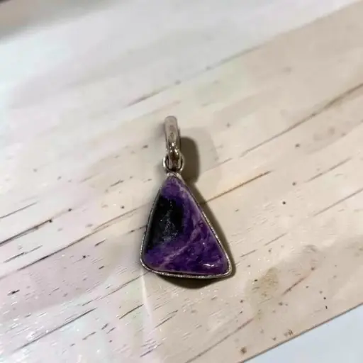 Dije Gema Charoita en Plata 925