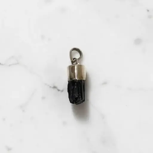 Dije Gema Turmalina Negra en Plata 925