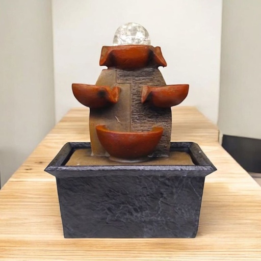 Fuente de Agua con Luz LED Chica N°15