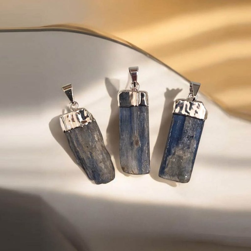 Dije Gema Cianita Azul Electroplate