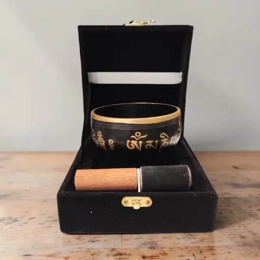 Cuenco Tibetano 9cm Negro Mantras con Zafu, Baqueta y Caja