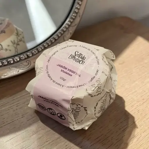 Jabon Vegetal Violetas Linea Esencial Sentida Botanica 100gr