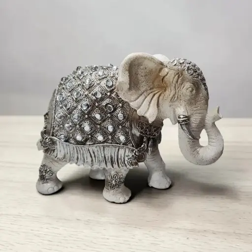 Elefante con Manto Resina 20cm