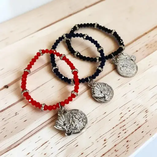 Pulsera Elastica con Dije San Benito y Espiritu Santo Colores Surtidos 