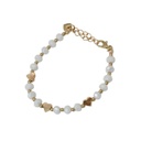 Pulsera Trendy Blanca con Dijes Dorados Corazon