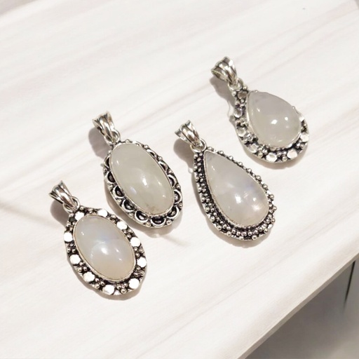 Dije Gema Piedra de la Luna Alpaca con Baño de Plata Grande